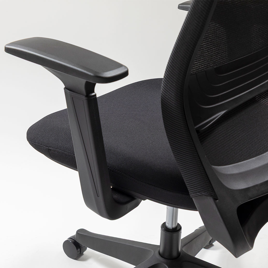JETADV-black-closeup-1