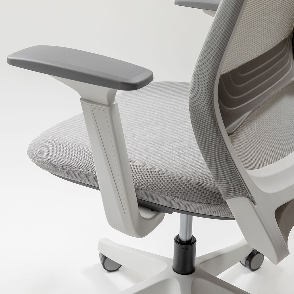 JETADV-white-closeup-1